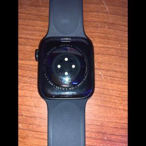 Apple watch series 8